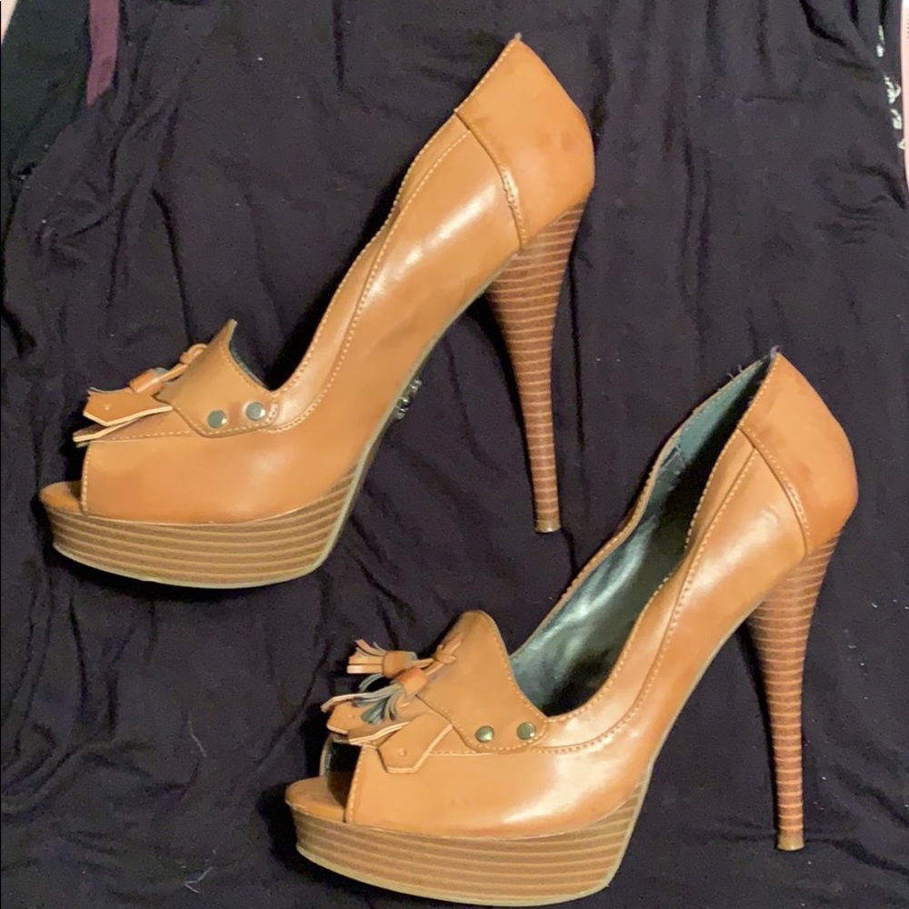 Simply Vera 5inch open toe heels size 9